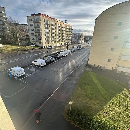 Modern Central Gothenburg Apartment With Balconies And Full Kitchen For Up To 5 Guests Εξωτερικό φωτογραφία